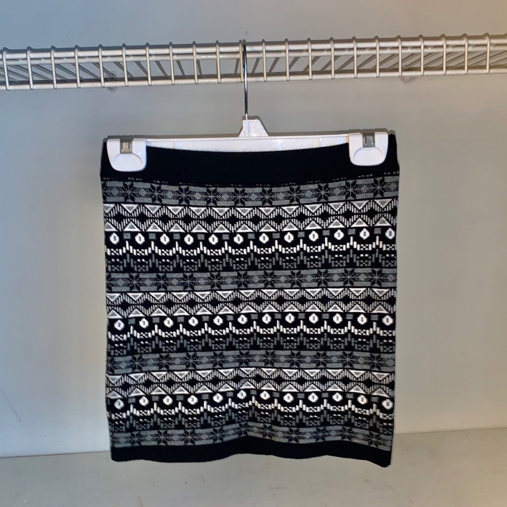 Black & White Print Mini Skirt
